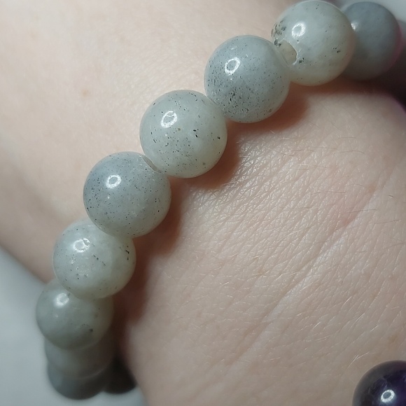 Labradorite stone pendant and Labradorite stone 10mm bead bracelet bundle - Picture 6 of 6